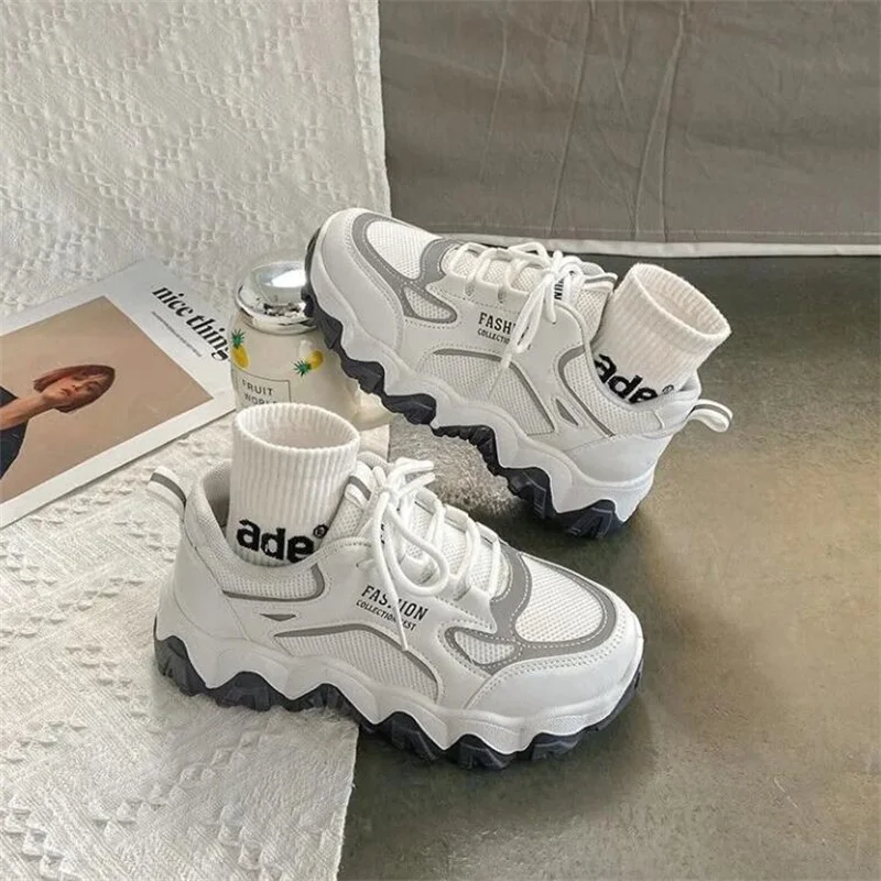 Женские кроссовки из ПУ кожи розовые на плоской вулканизированной подошве