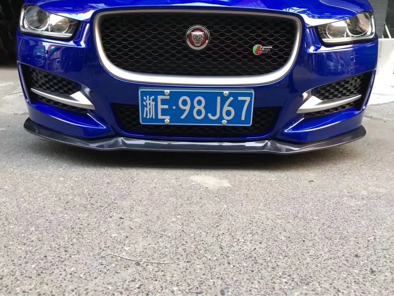 

Подходит для серии Jaguar Xe 15-17 Carbon Front Lips