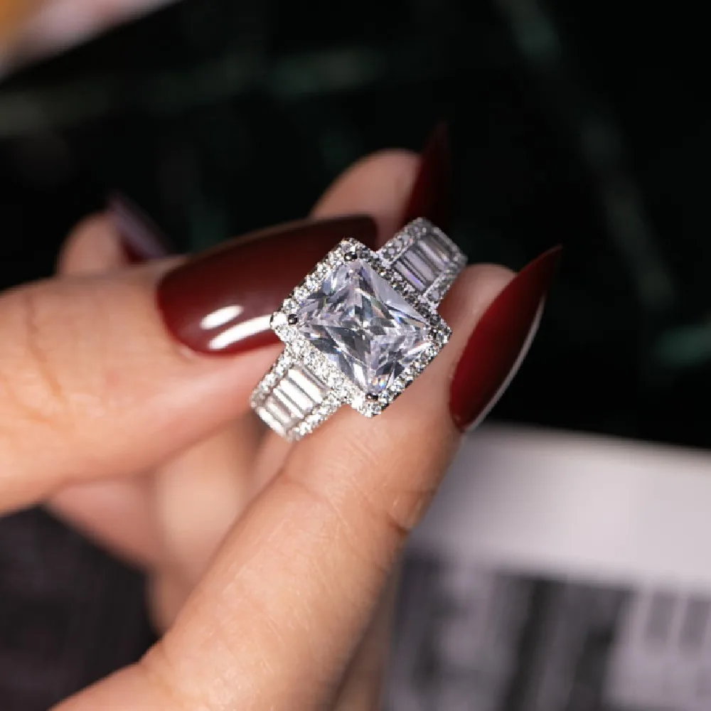 Женское Обручальное кольцо из серебра 925 пробы с искусственным бриллиантом |