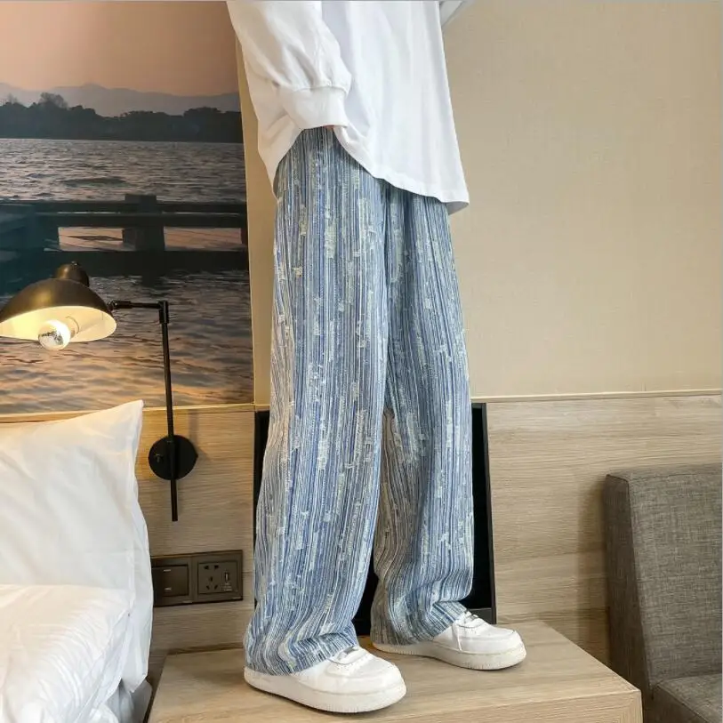 

Korean Style Men's Hole Straight Denim Pants Loose Casual Jeans Mid Waist Wide Leg Pants 2021 Autumn Trousers Man w2324