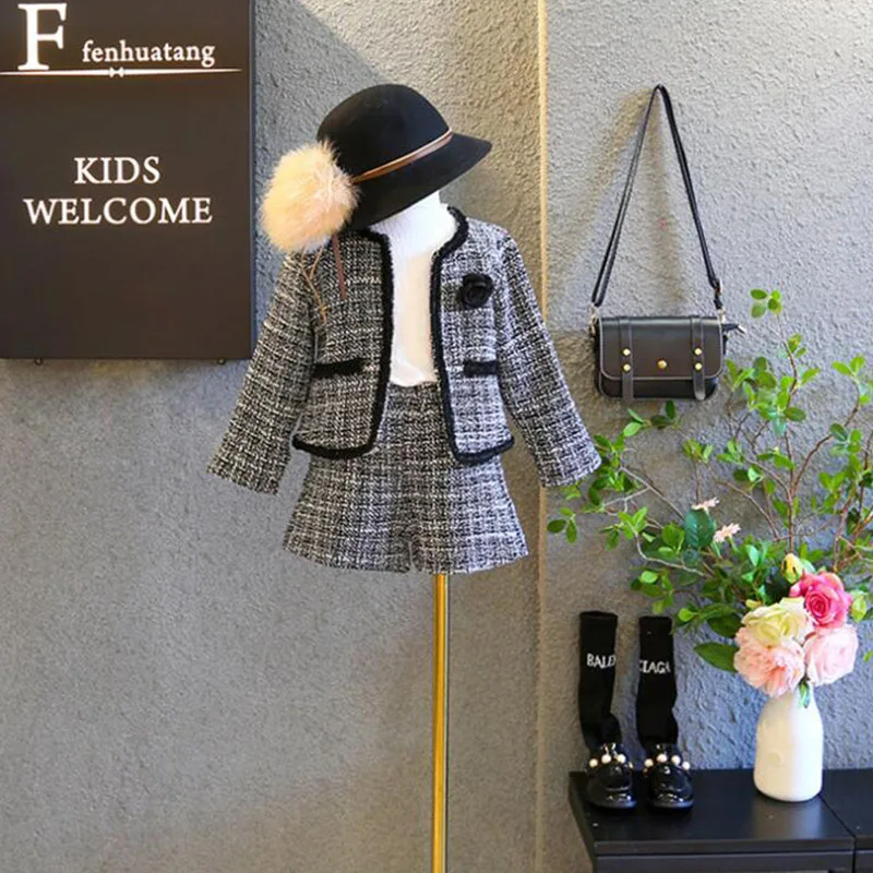 

Autumn Baby Girl's Vintage Temperament Knitted round Neck Suit Girl's Coat + Short Pants Princess Two-Piece Set Kids