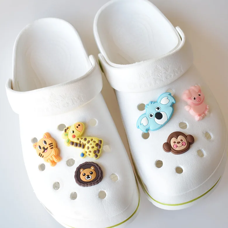 

2021-2022 SeasonCartoon Butterfly Shoe Ornament PVC Flexible Glue Shoe Buckle Ornament Shoe Ornament Flower Embroidery Shoes