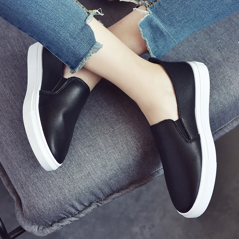 

2020 New Spring Women Flats Sneakers Ballet Flats Oxfords Shoes Women Slip on Loafers White Leather Comfort Flat Boat Shoes