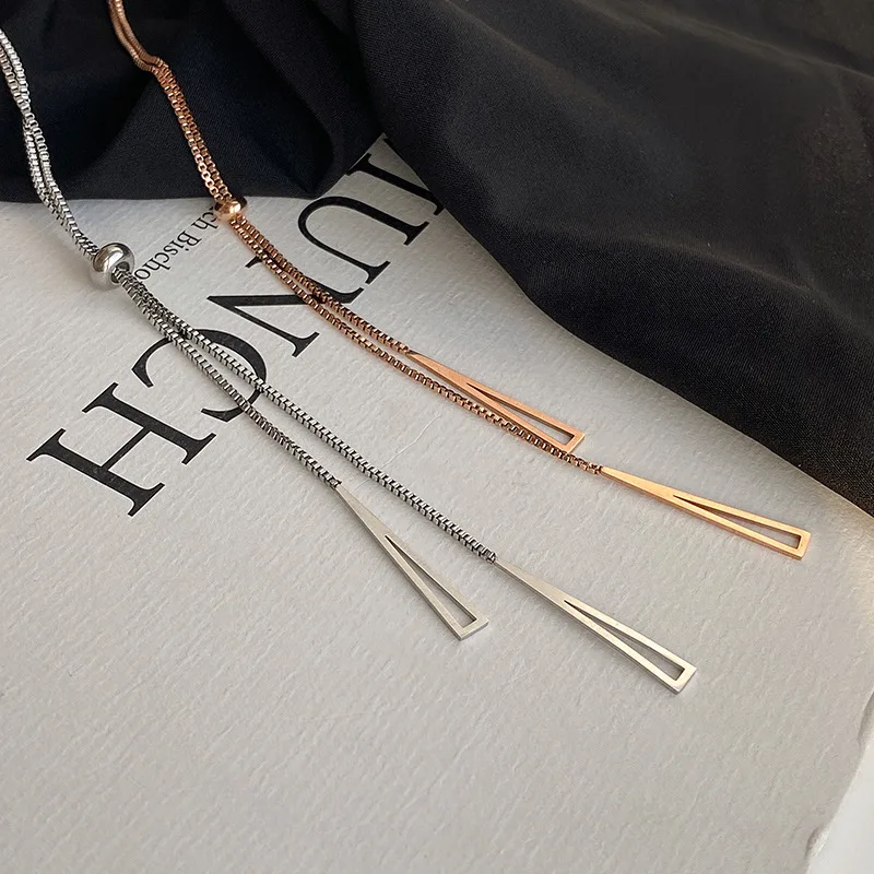 

1 Pc Small Design Titanium Steel Triangle Pendant Necklace Women Autumn Winter Simple Sweater Chain Fashion Necklace Woman