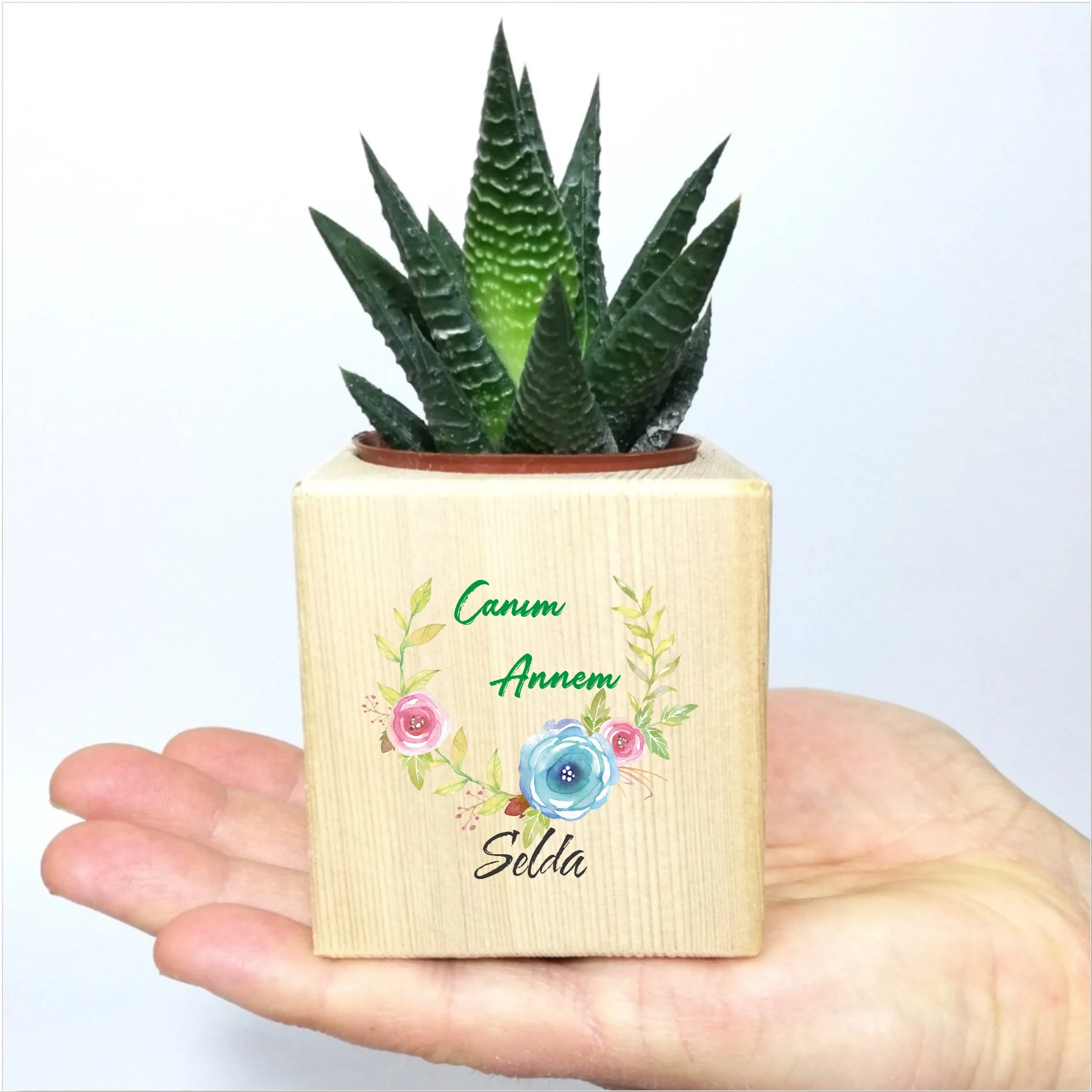

Personalized Flower Themed Wooden Pots Sukulent