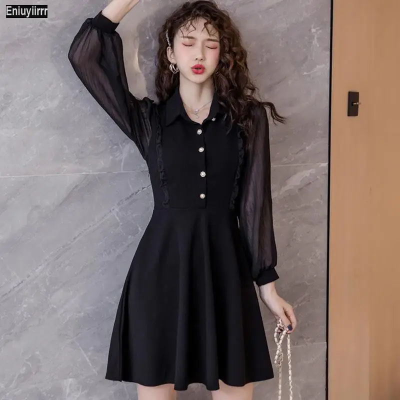 Черное однотонное элегантное платье с V-образным вырезом и вставками женские