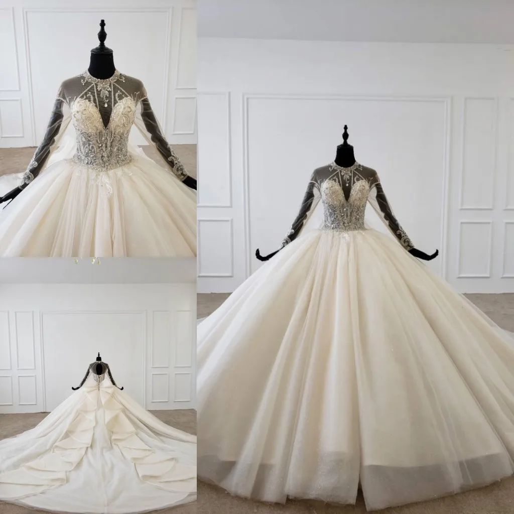 Роскошное Свадебное платье из Дубаи украшенное бусинами с длинными рукавами