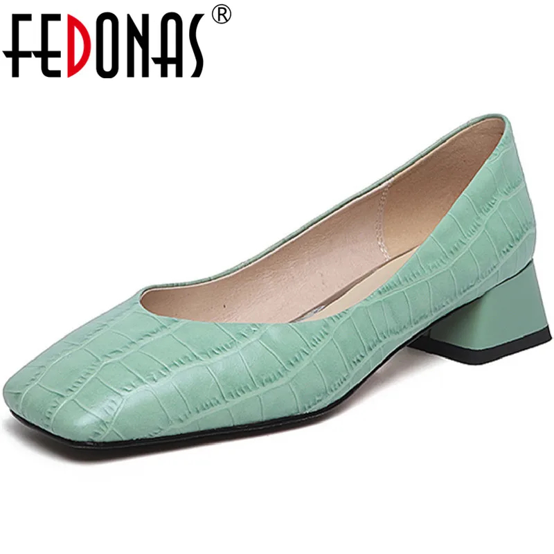 Женские туфли лодочки с квадратным носком FEDONAS белые однотонные из воловьей кожи