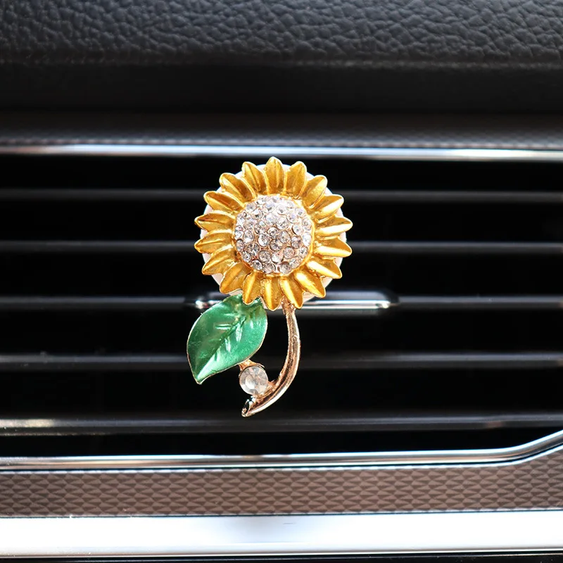 

Diamond-studded sunflower car air outlet perfume clip car solid aromatherapy creative bee car interior jewelry ornaments