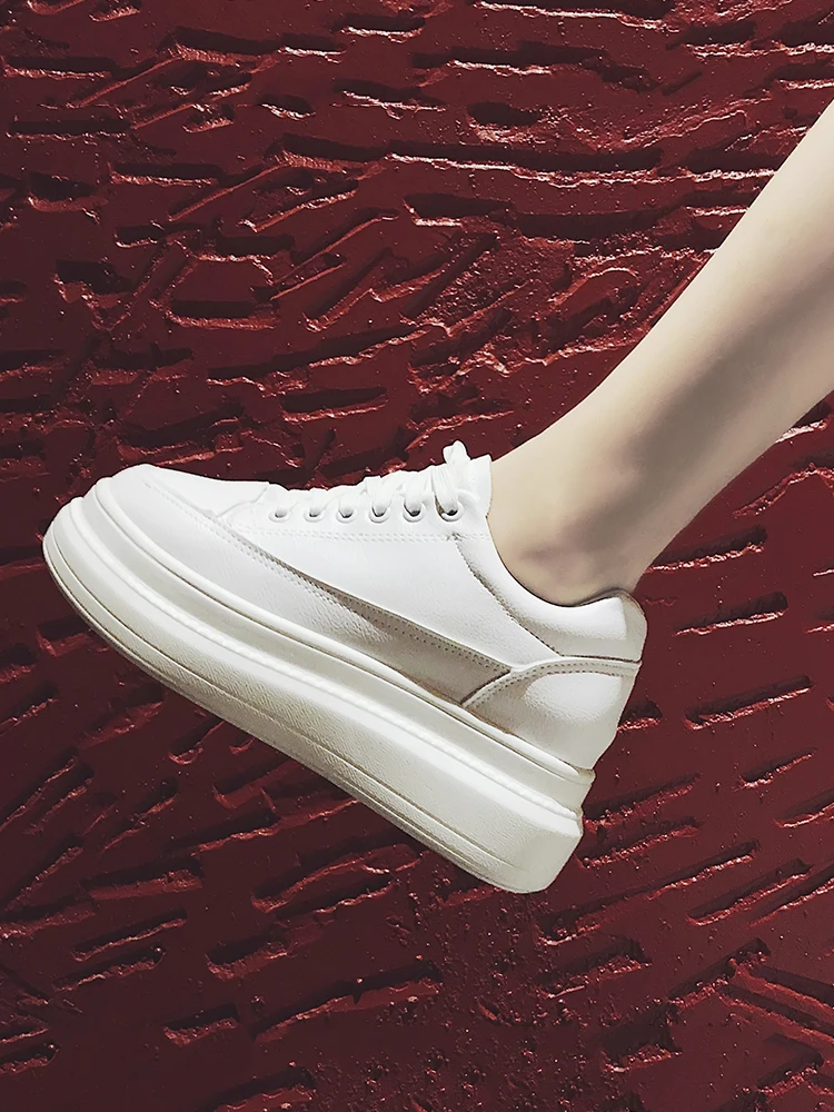 

2019 European new casual shoes fashion wild muffin bottom women's shoes trend small white shoes hot