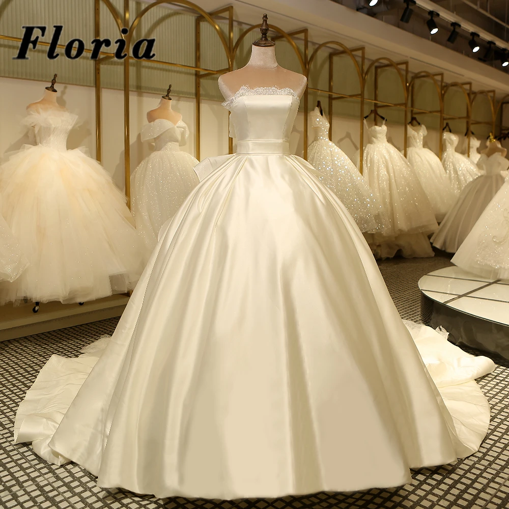 

Middle East Long Train Wedding Dresses 2021 Princess Dubai Lace Beading Bridal Gowns Saudi Arabia Brides DressesRobes De Mariage