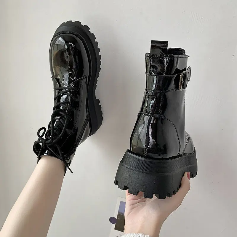 

Короткие ботинки женские одноботинки обувь в британском стиле новинка 2021 на весну, осень и лето мотоциклетные ботинки на тонкой толстой под...