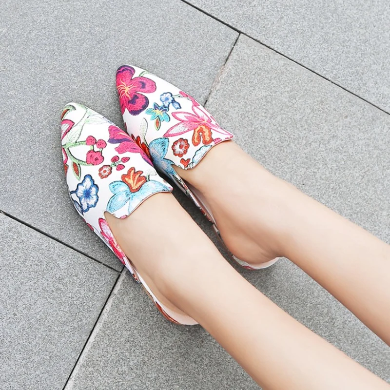 Мюли женские с цветочной вышивкой заостренный носок летняя Уличная обувь