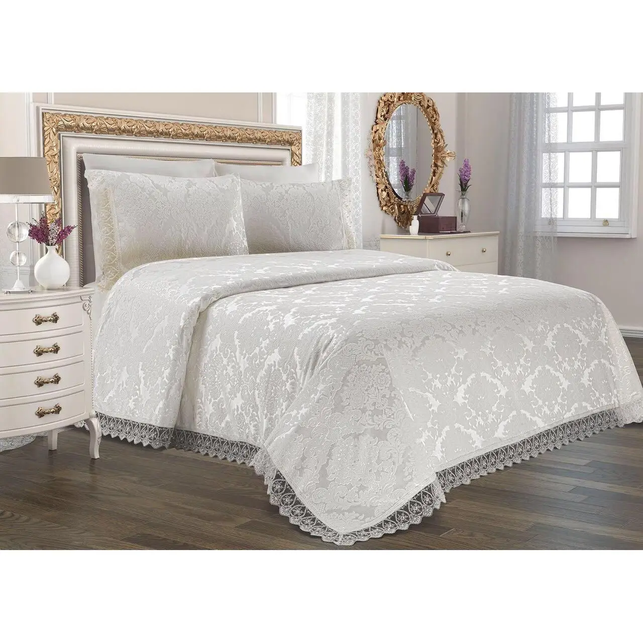 

Land Of dowry Jacquard Chenille Bed Cover Cream