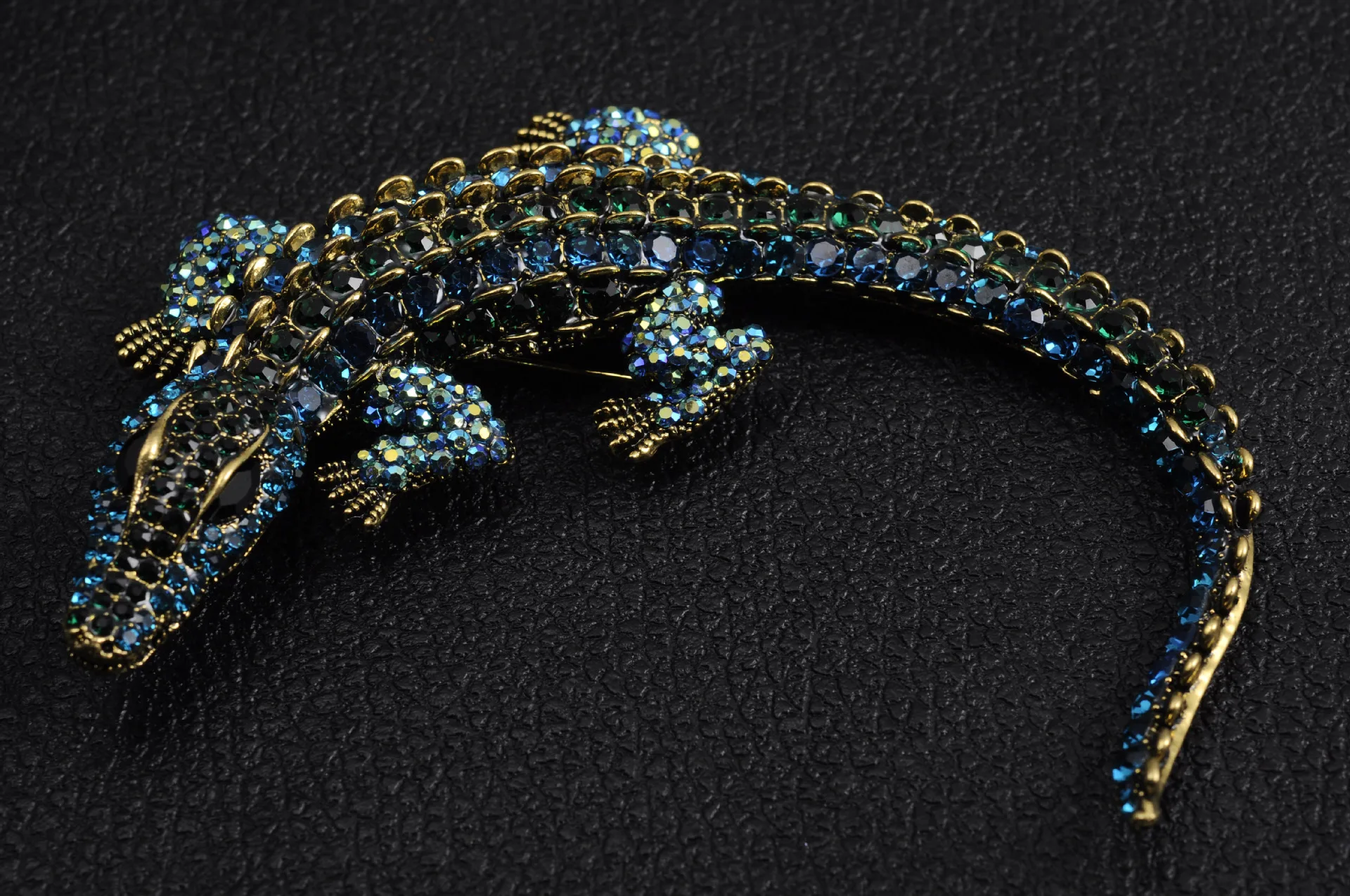 Новинка винтажные Стразы брошь из крокодиловой кожи Преувеличенные животные