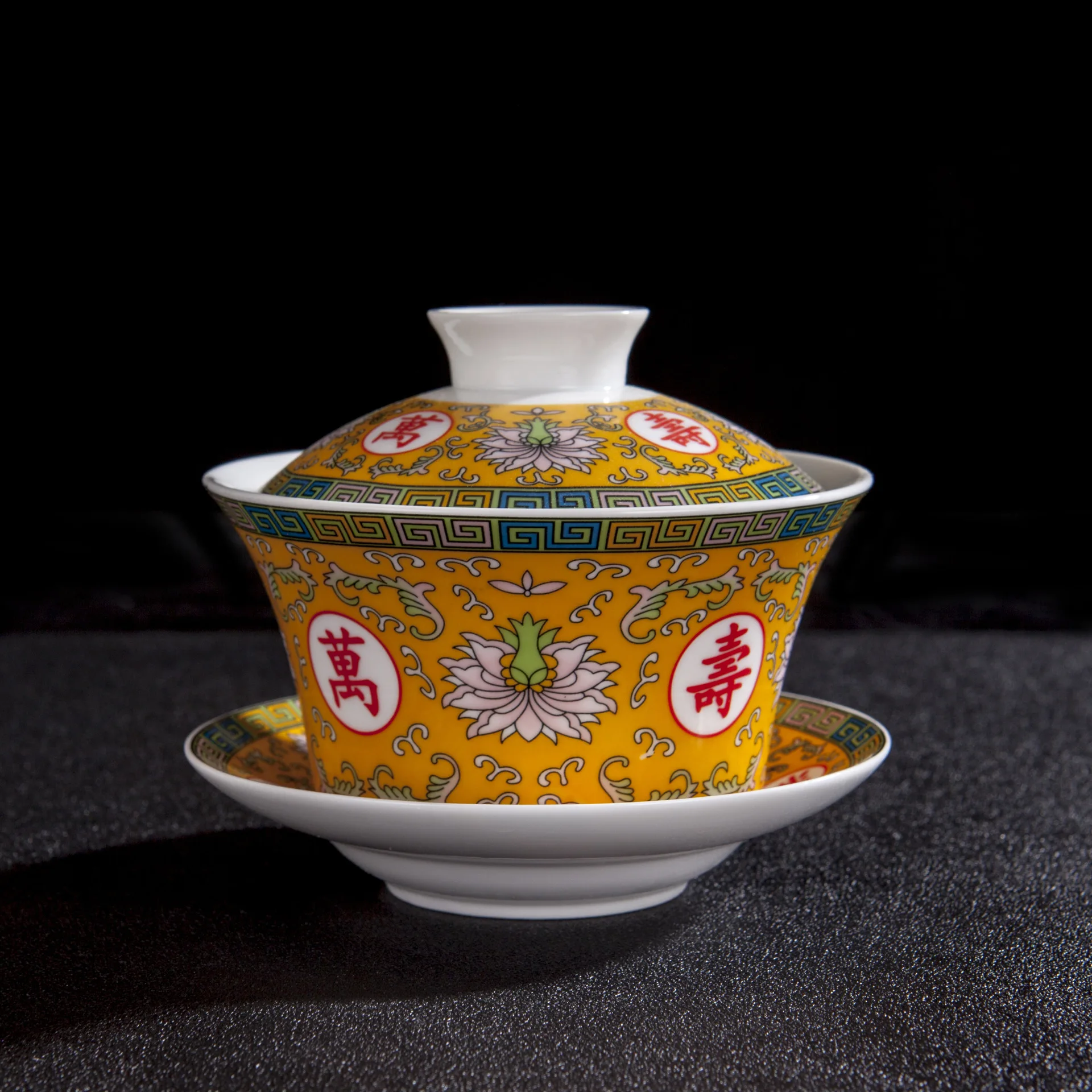 

Chinese Teaset Elegant Gaiwan Tea Cups Purple Clay Tureen Lid Bowl Saucer Zisha Tea Brew Tea Cup Drop Shipping