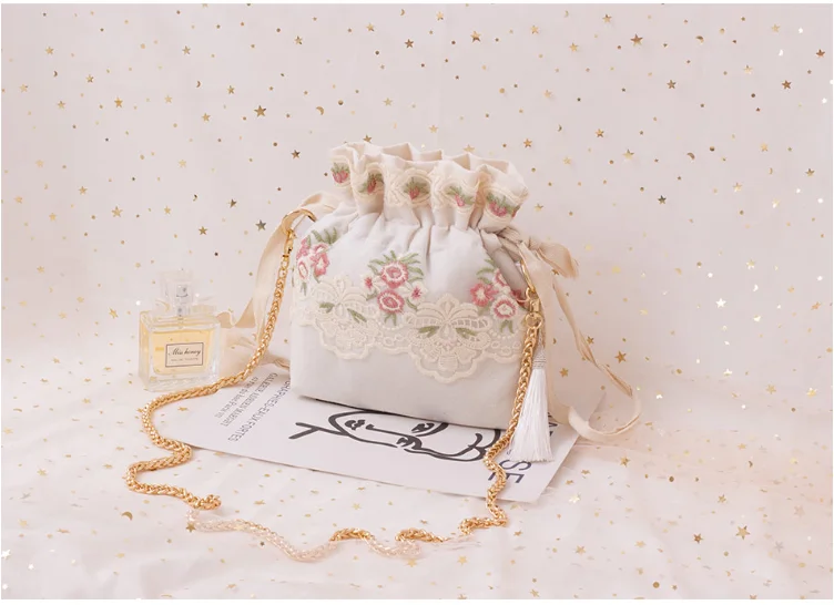 Женская сумка с цветочной вышивкой цепочкой лето 2020 | Багаж и сумки