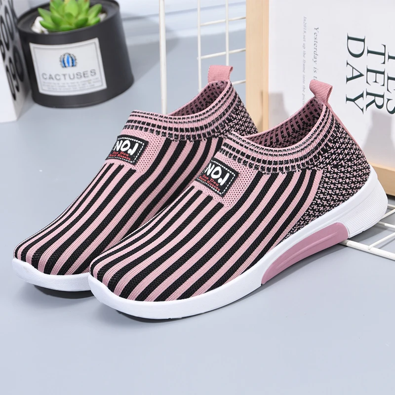 Женские кроссовки для бега дышащие сетчатые сникерсы без шнуровки спортивная