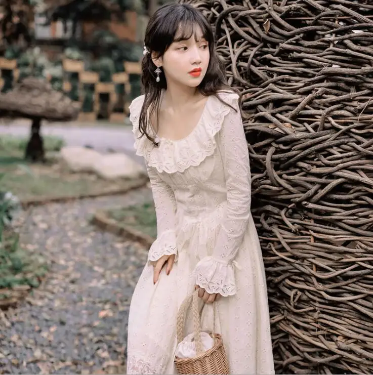 

Autumn 2019 Vintage Elegant White Dress Women Slim Waist Swing Dress Long Sleeve Party Maxi Dress Vestidos