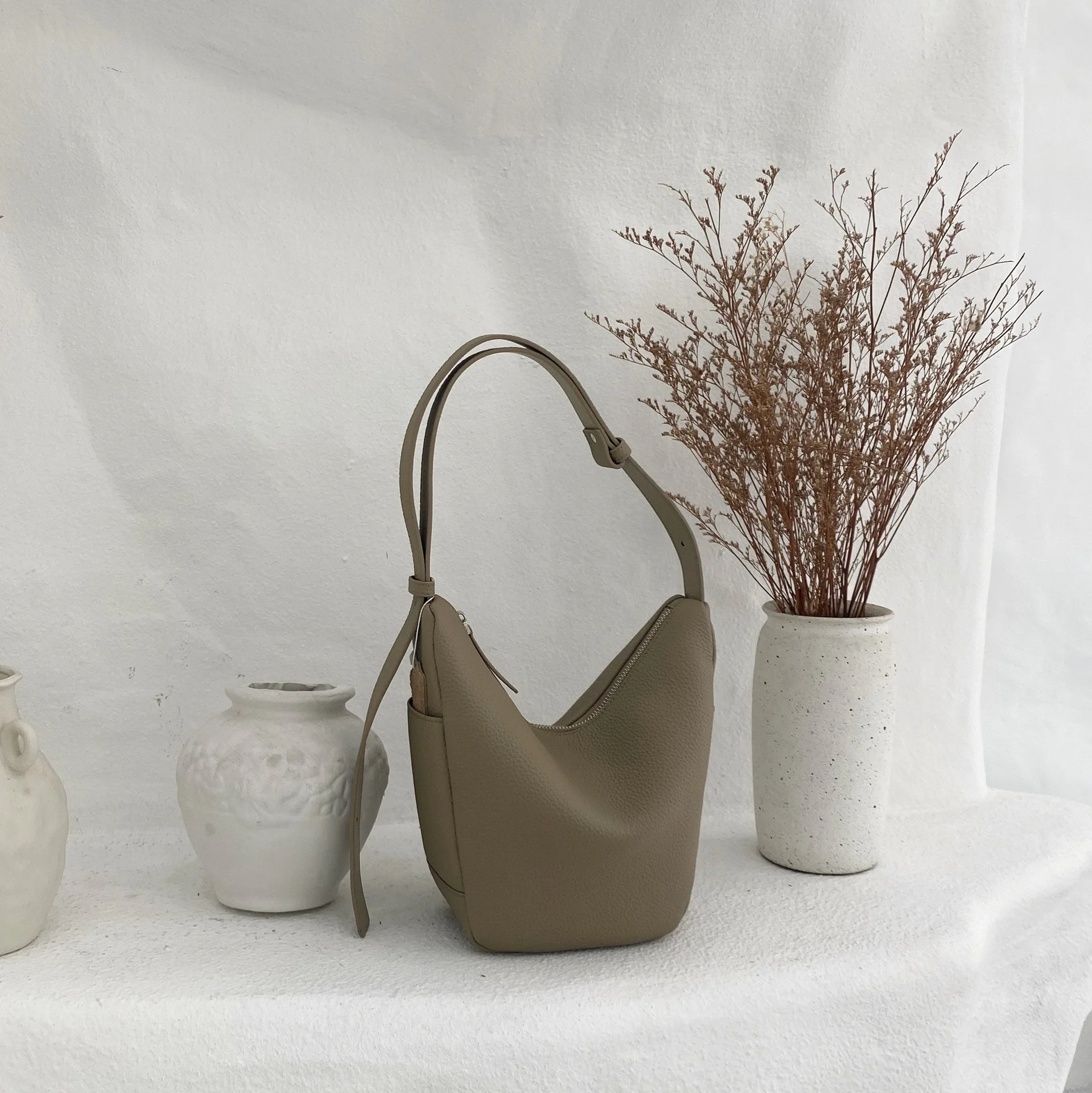 

2021 leather Black White Bucket Bags Fashion Women Casual Shoulder Bags