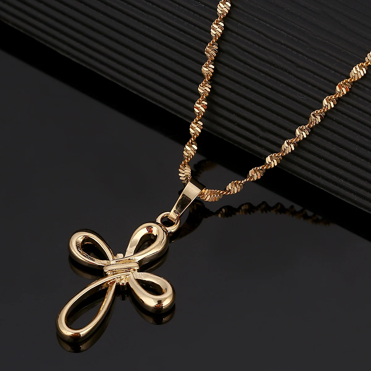 

Jesus Cross Pendant Necklace Gold Color Catholic Christmas Corss Chain Jewelry