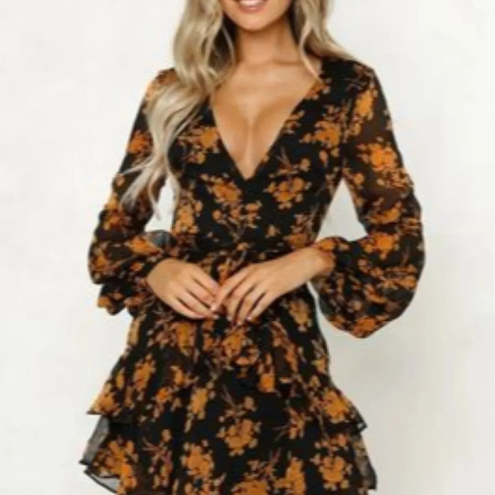 

Floral Print V Neck Dress Women Spring Long Sleeve Perspective Cascading Ruffle Dress Casual Sexy Party Lady 2021 New