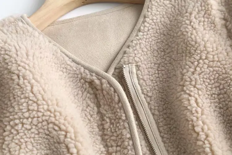 Winter 2021 Lamb Wool Women Jacket Women's Fur Lamb Clothing Zipper Solid Loose Lamb Plush Short Coat Fashion Fleece Warm Jacket