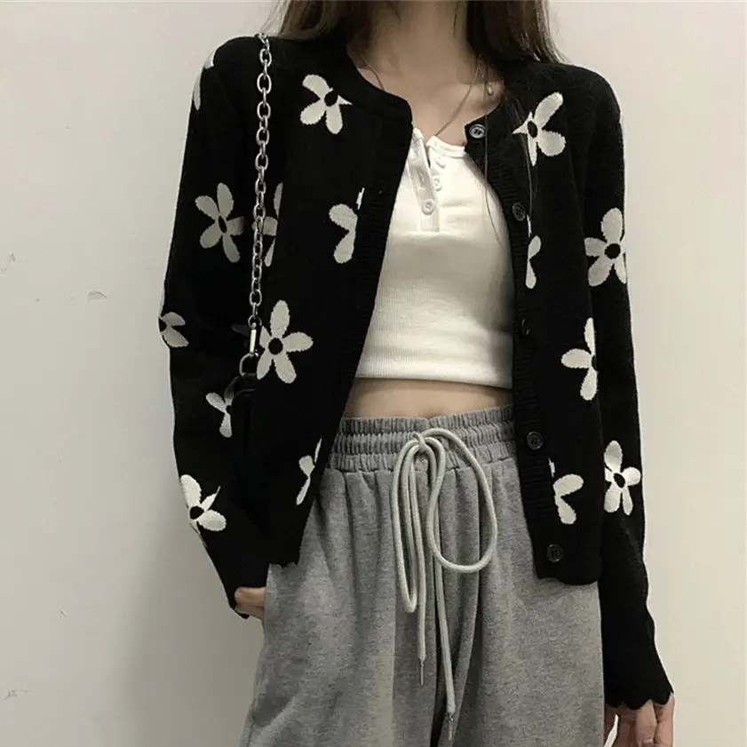 

동대문 Black Retro Sweet Florals Tops 2021 Sweaters Hot Vintage Women Slim OL All-Match Loose Autumn Cardigans Knitwear