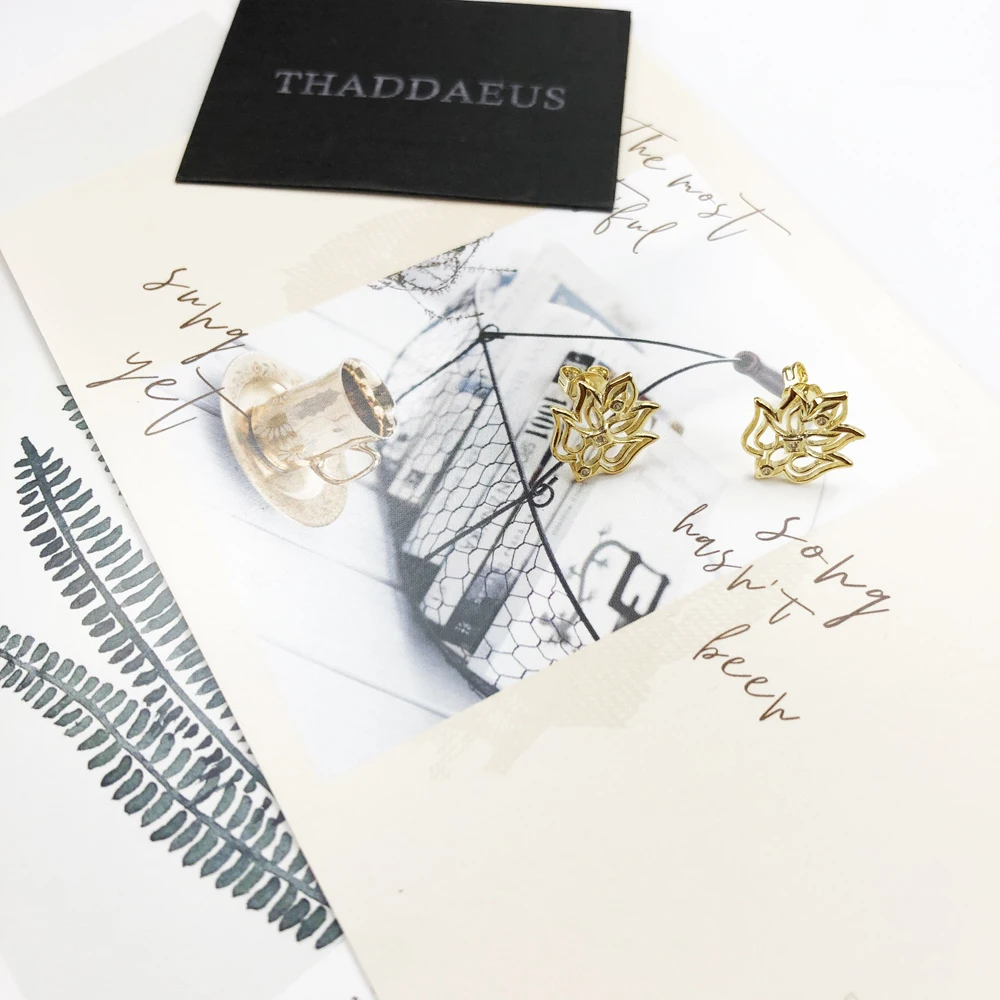 Серьги гвоздики в виде цветка лотоса золотистые модные ювелирные изделия