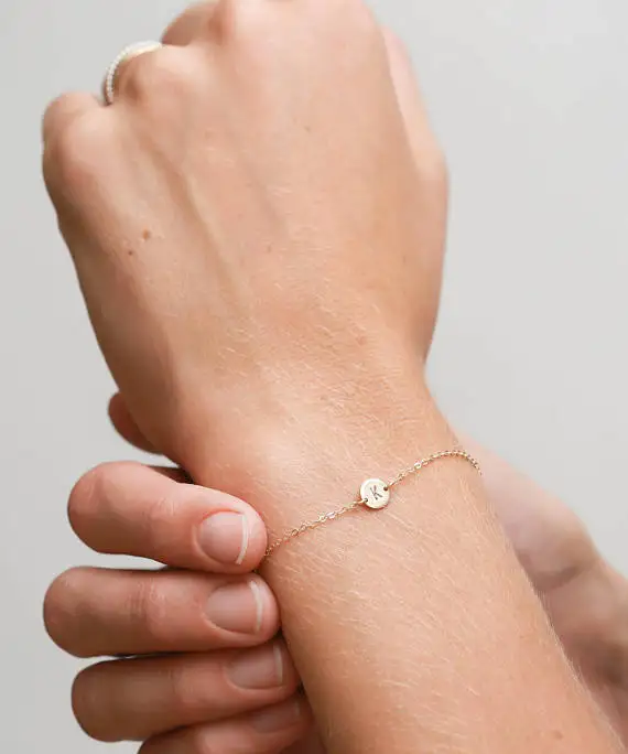 Браслет-цепочка Женский Регулируемый из нержавеющей стали с буквами 2020 |