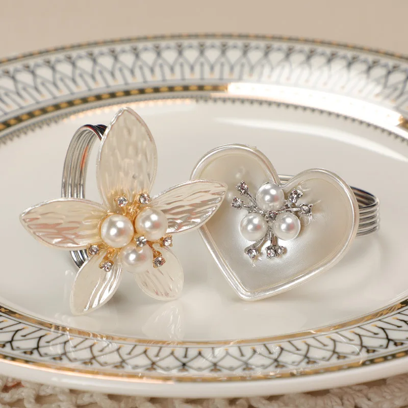

6pcs Simulation WreathWestern Creative Metal Napkin Ring Hotel Dining Table Round Alloy Napkin Button Pearl Diamond Napkin Ring