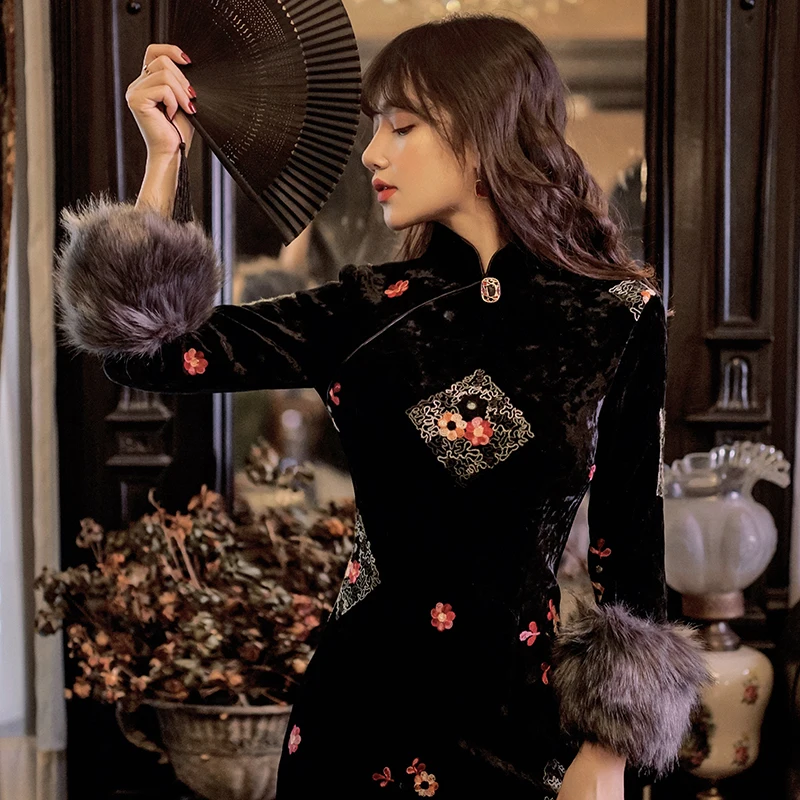 

Will cultivate one's morality velvet embroidered velvet cheongsam dress