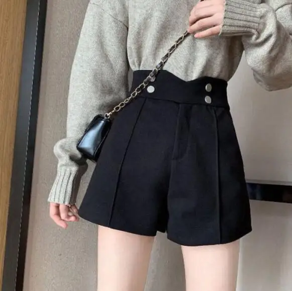

Women's high waist shorts casual black color fashion wide legs shorts