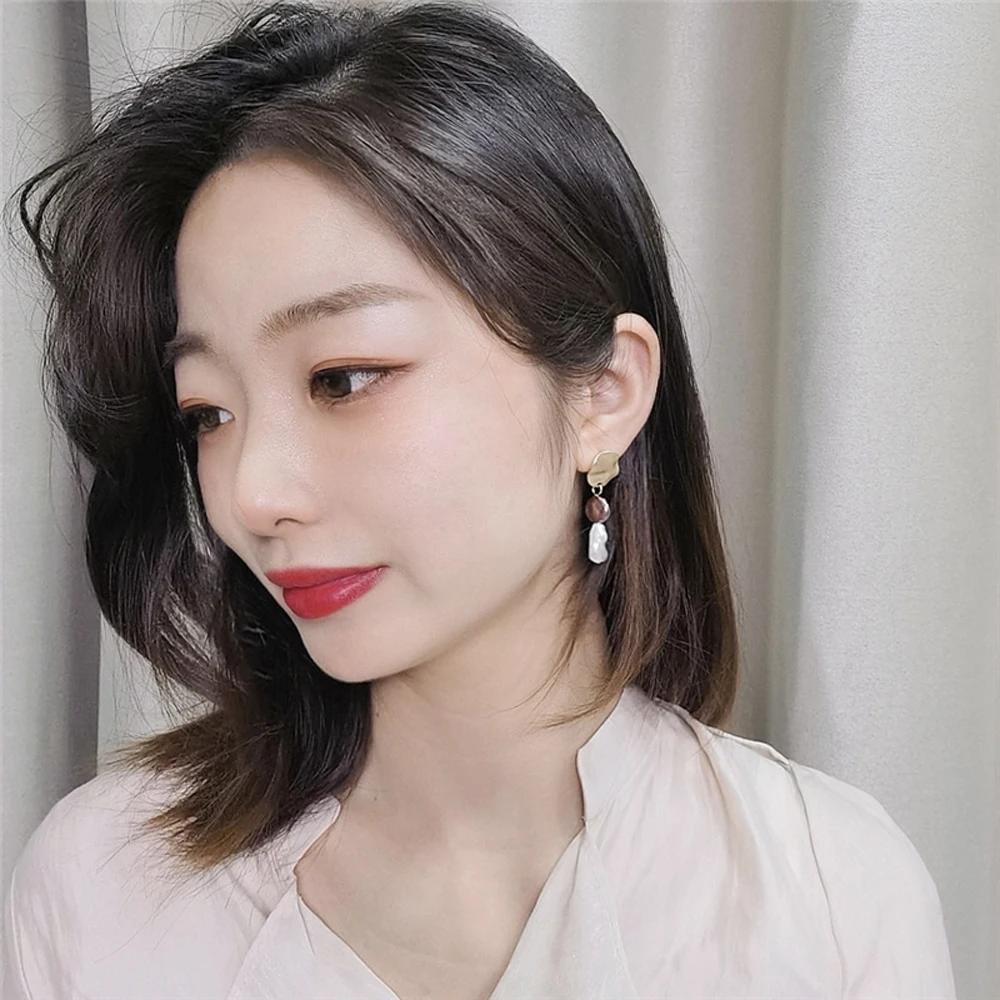 

Han Edition Retro Personality Baroque Pearl Earring Simple Geometrical Irregular Exaggerated Stud earrings