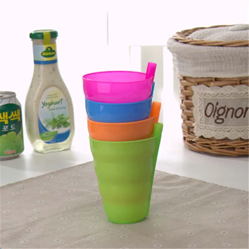 

10 шт./лот детская, маленькая, Кружка со встроенной соломинкой, домашняя, конфетно-цветная пластиковая чашка для питья