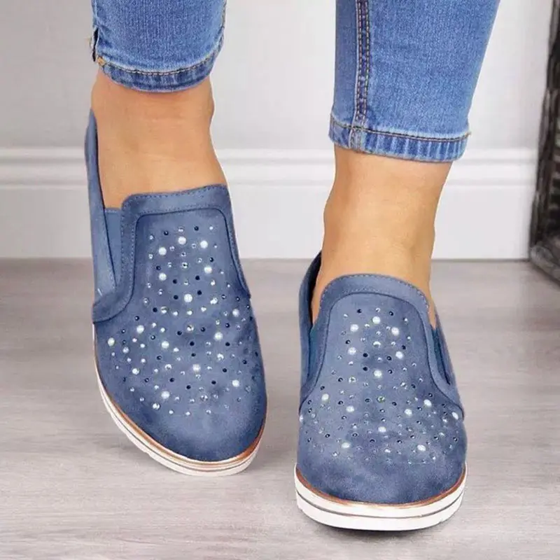 2021 Новая модель замшевых туфель Повседневная женская обувь на резиновой подошве