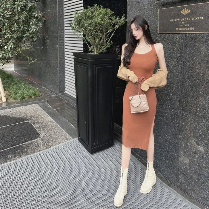 Женское трикотажное платье на бретелях-спагетти элегантное пикантное в