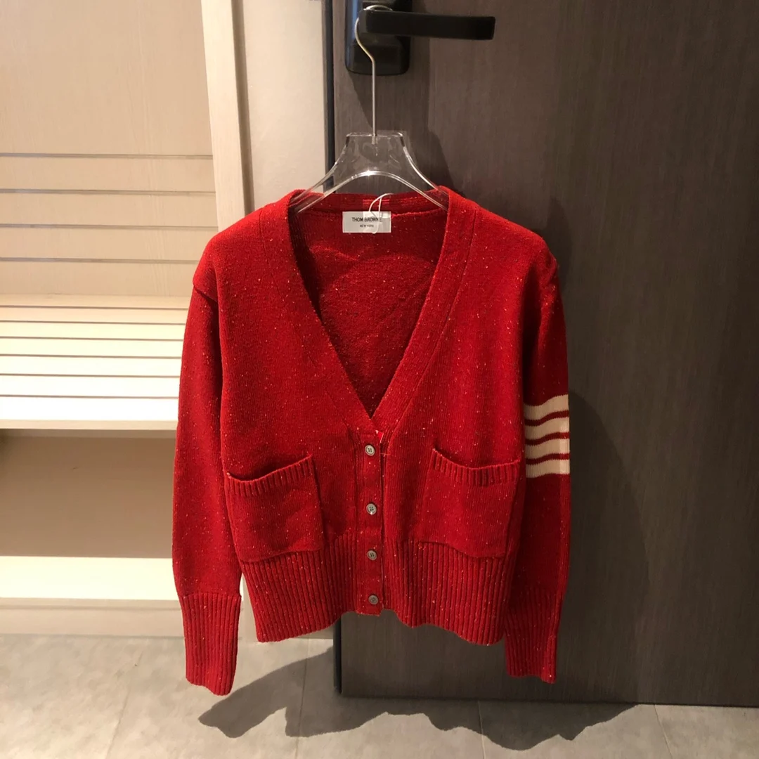 

Новинка 2021, модный свитер в горошек большого Красного кунжутного цвета TB thom