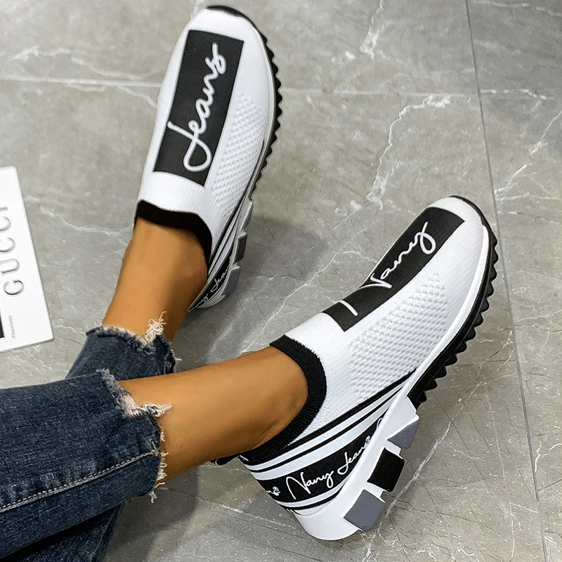 

2021 Designer Unisex Couples Shoes Slip On Walking Women Sneakers Breathable Sock Women's Shoes Trainers Brand Chaussure Homme
