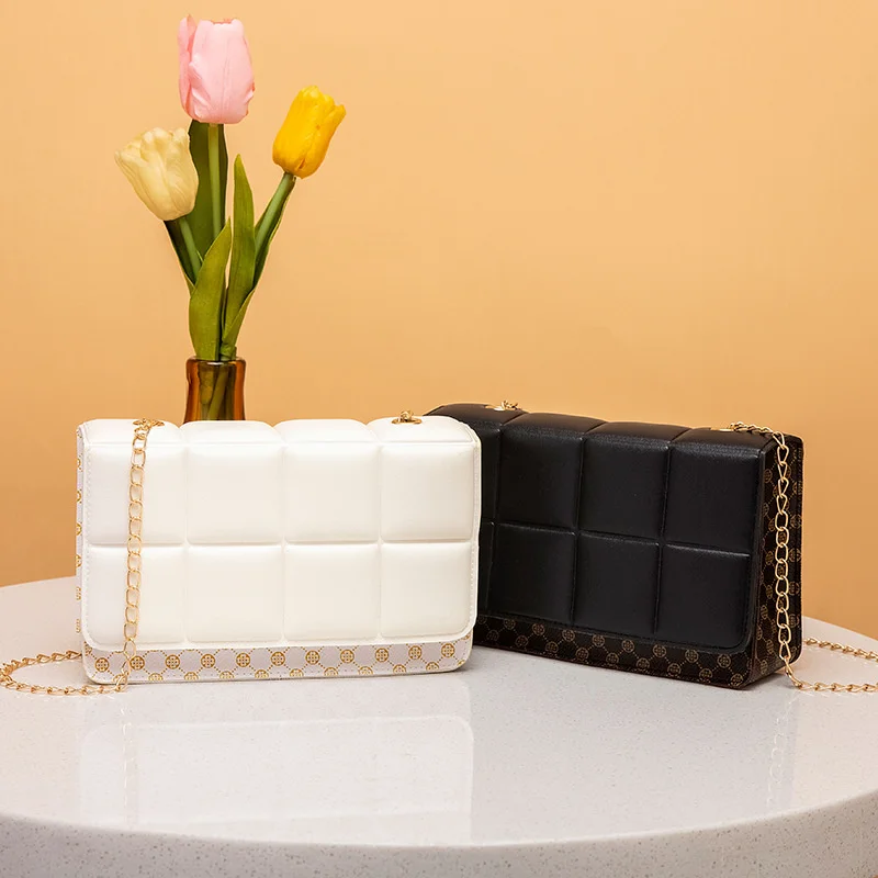 

Women's Embroidered Pillow Single Shoulder Bag Leather Chain Messenger Crossbody Bags For Women Soild Handbags