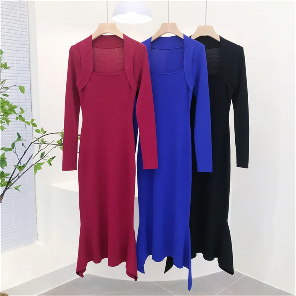 

Женское облегающее платье-миди с квадратным вырезом