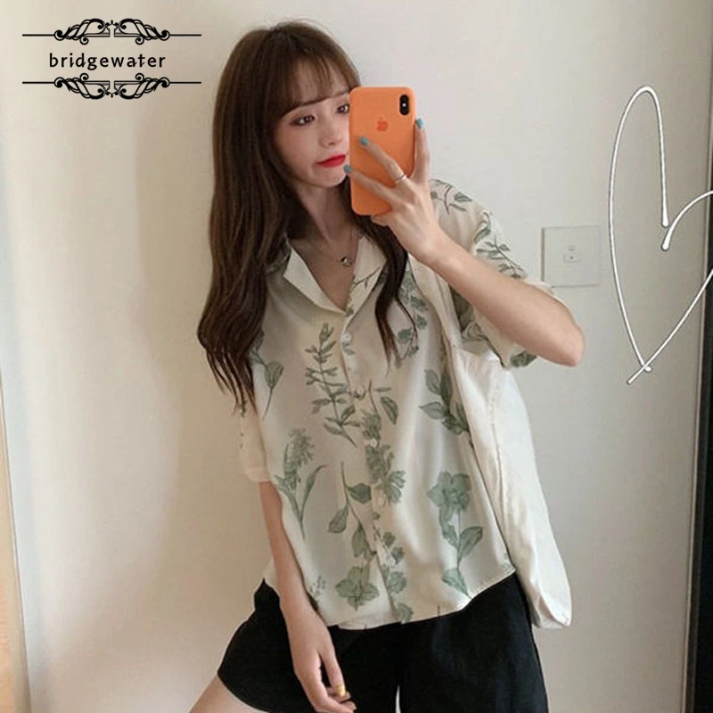 Retro short-sleeved women's shirt niche summer new style thin print blouse Hong Kong style shirt