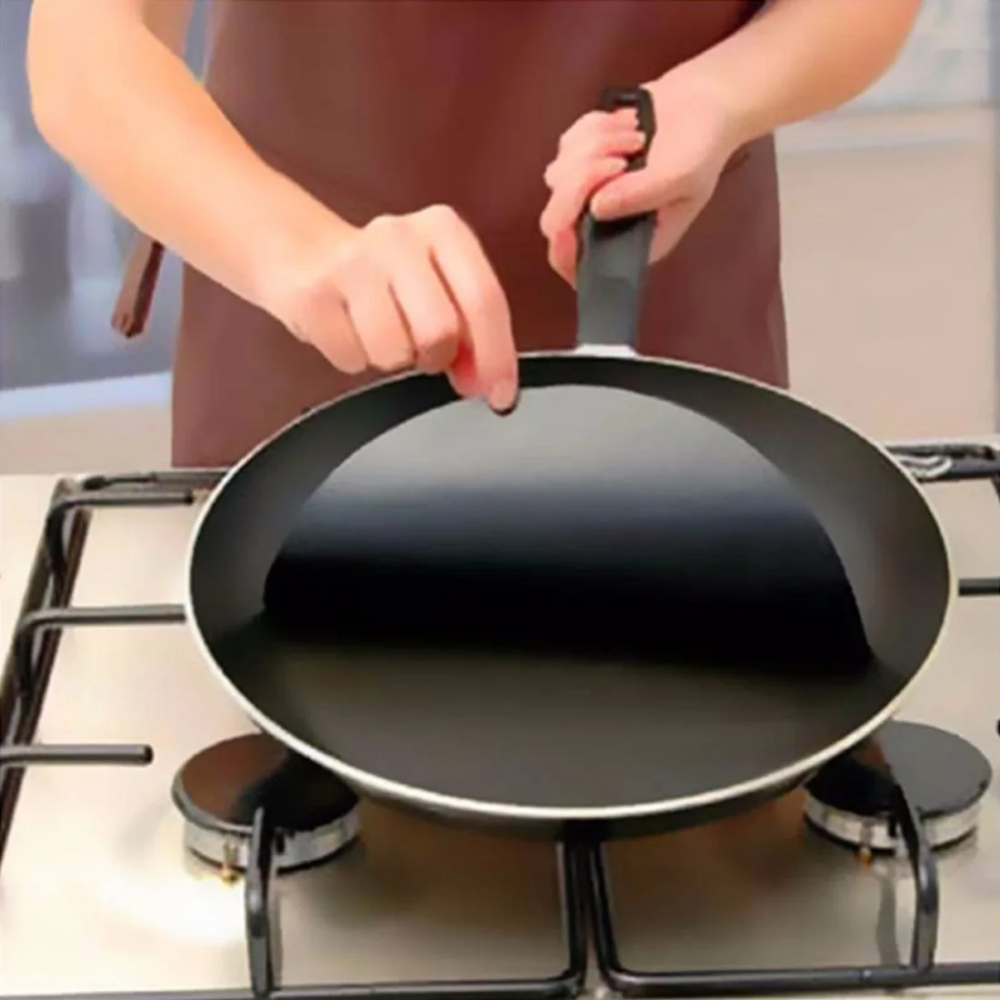 

Long lifespan, reusable round non-stick high temperature resistant pan mat, grill mat diameter 24cm kitchen cooking tool