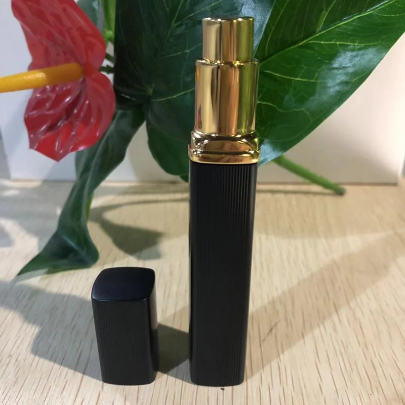Black-Gold 1 шт., 6 цветов, металлический чехол, стеклянный резервуар, 12 мл, флакон для духов, алюминиевая насадка, Заправляемый спрей, флакон для парфюмерии, косметический стеклянный контейнер - Цвет: Black-Gold