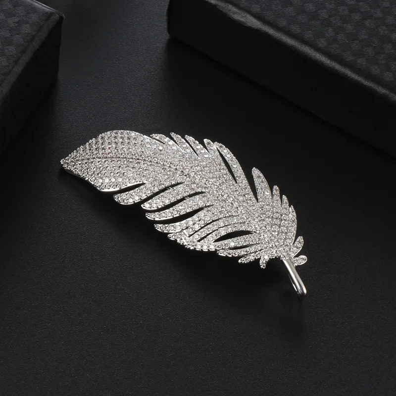 White Rhinestone Feather Brooches for Women Brooch Pins Silver Color Shine Crystal Zircon Broach Christmas Jewelry Wedding Gifts