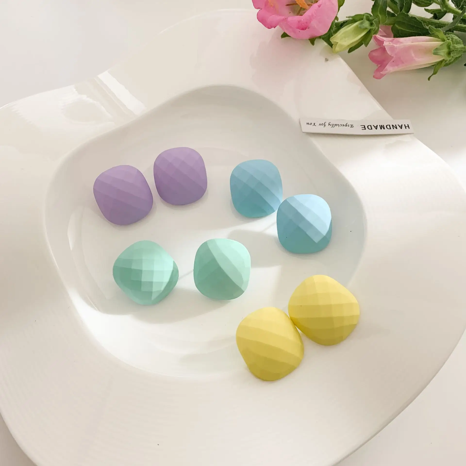 Корейские большие жемчужные серьги-гвоздики яркие цвета резиновые Большие