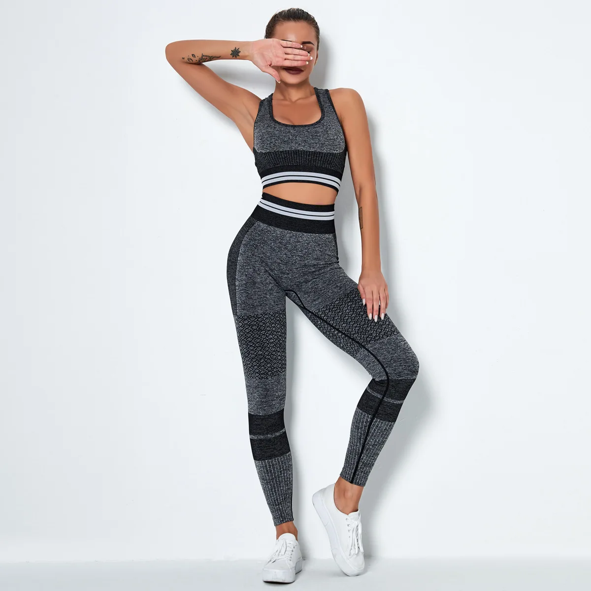 

Knitted Seamless Yoga Set Hollow Hip-lifting Sport Set Hot-selling Sports Wear For Women Gym Outdoor Fashion Women Sportsuits