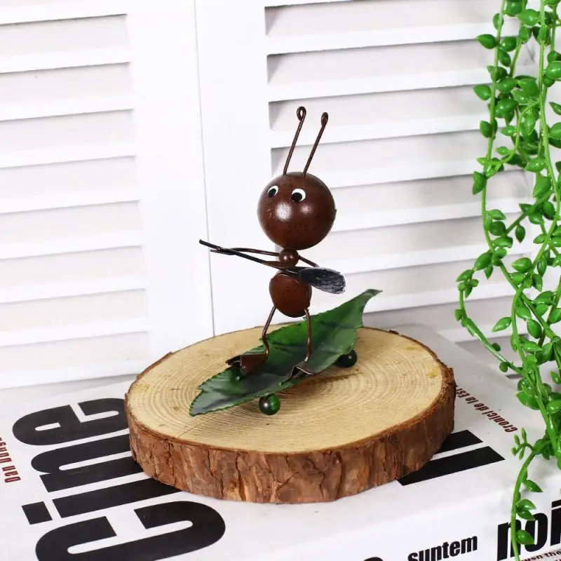 

1Pcs Cute Iron Ant Figurine Elegant Statue Home Ornament Cartoon Model Table Decoration Bedroom Living Room Office Bar Figurines