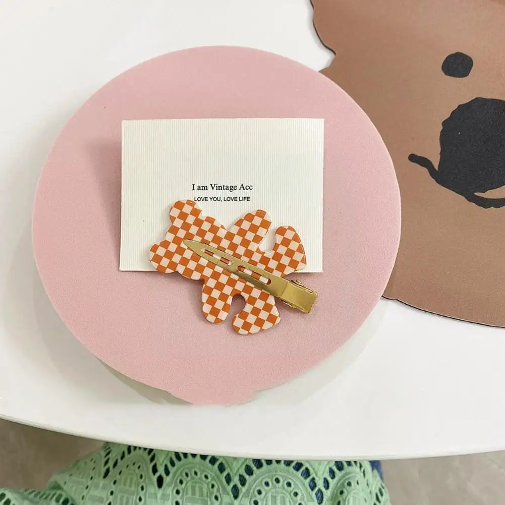 

New Bear Hair Clips Acrylic Barrette Vintage Colorful Geometric Plaid Checkered For Women Grid Hair Pins Accessories Girl M S6R2