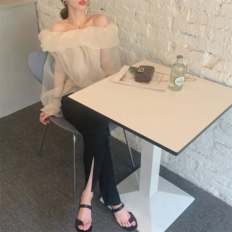 Женская кружевная блузка с рукавами-фонариками и вырезом лодочкой | одежда